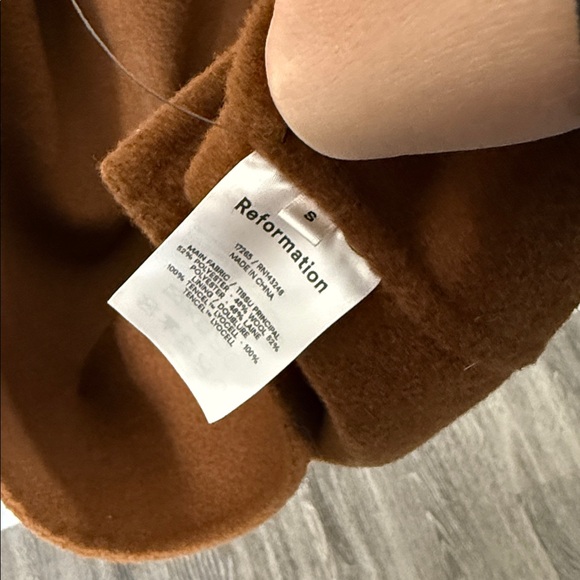 Reformation Hayden Coat in Cinnamon - Picture 7 of 9